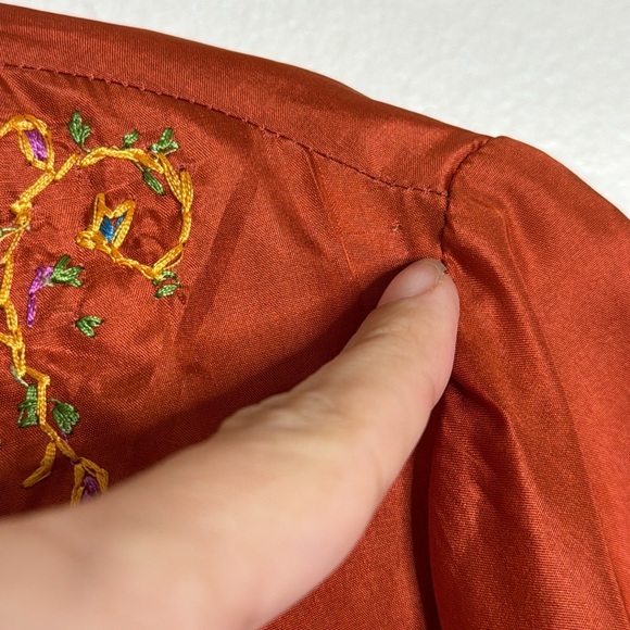 Vtg Beliza ladies embroidered detail with buttons long sleeve button up size M - Picture 8 of 9